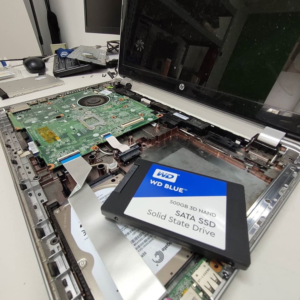 Otro SSD para otro portátil 💻🏎️🛠️
#anlucinformatica #ssd #hp #rapido #westerndigital #reparacion