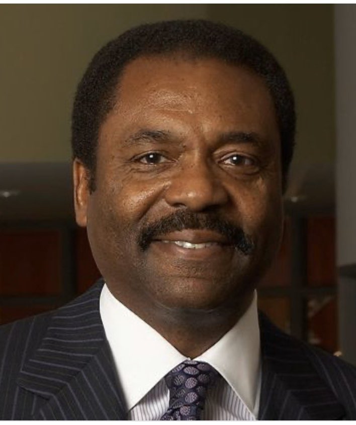 iamayannanicole's tweet photo. David Steward, 

Founded World Wide Technology, an IT services company that generated over $11 billion in sales. One of the largest AFRICAN AMERICAN owned businesses in American! 

A BLACK MAN!!! 

Net worth $3.9 billion https://t.co/zZdHRQkqAr