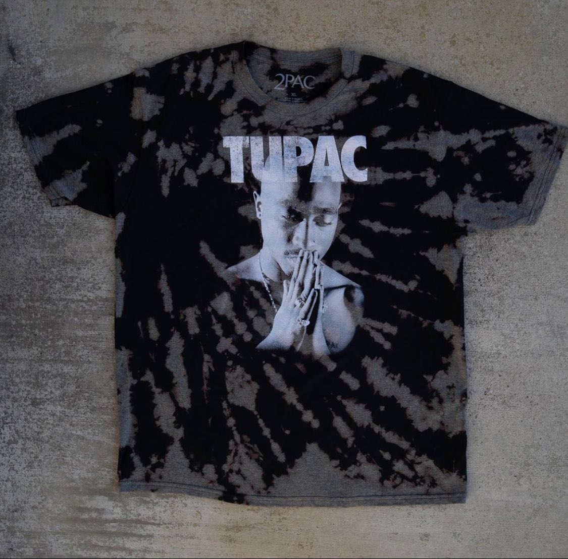 xenslens's tweet photo. Restocked Tupac Tees! Only 1 left!!! 👀 https://t.co/yK9IRtX2my