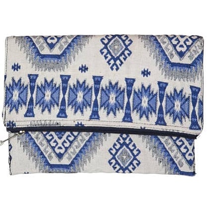 loreandlotus's tweet photo. Our favorite, blue and white. 💙
This stunning classic jacquard clutch is ethically made with love in India. 🌏
Where would you wear yours??? 
#bag #clutch #purse #madeinindia #madewithlove #ethicalshopping #ethicallymade #madebyhand #artisanmade #sustainable #shophandmade https://t.co/stbQ0d6cPS