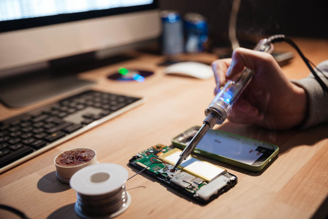 FixshopMA's tweet image. At Fixshop, we offer a wide variety of phone repair services. #PhoneRepair #SmartphoneRepair #iPhoneCameraRepair bit.ly/3fPbqls