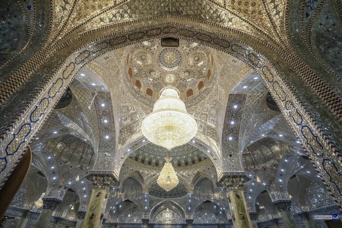 visit_iraq's tweet photo. مَرْقَد ٱلْإِمَامَيْن عَلِيّ ٱلْهَادِي وَٱلْحَسَن ٱلْعَسْكَرِيّ

The Al-Askari shrine, located in Samarra, is a remarkable example of Iraq’s ancient Islamic architecture. The shrine was built in 944 and is one of Iraq's four holiest mosques. https://t.co/SSZLLtgRx0