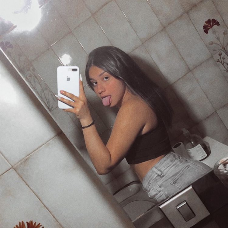 stephanielpbb's tweet photo. 120rt j'envoi photo de mes seins 💋 https://t.co/sdlOJrTd21