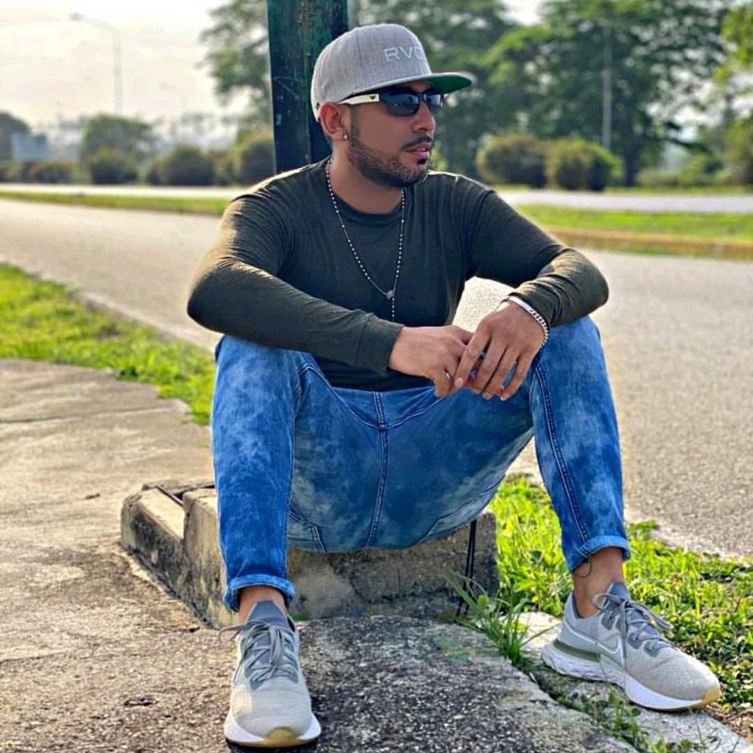 mafiayara's tweet photo. #NuevaFotoDePerfil https://t.co/4x8ZjjpYXw