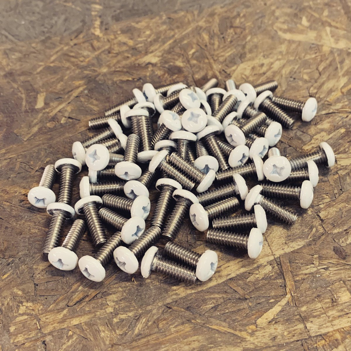 Arcpowdercoat's tweet photo. #arcpowdercoating #powdercoat #powdercoater #powdercoatingservice #powdercoating #powdercoated #powdercoatnation #custompowdercoat #hardware #fasteners #bolts #boltsnation #phillipshead #powdercoatlife https://t.co/2971JGxacg