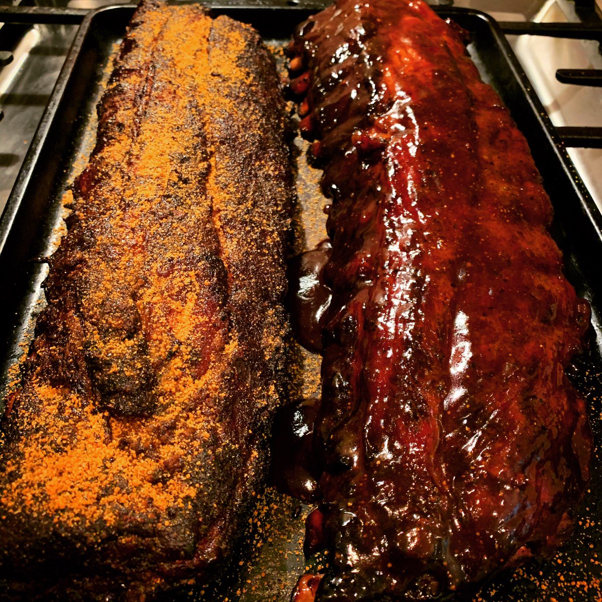 Grillax_com's tweet photo. Wet or dry? What’s your preference? Give your shoutouts for #KC or #Memphis style, y’all! #ribs #FourthWeekend #grilling #grillax #grilled #smoked #bbq #bbqribs #rubs #sauceisboss #follow #foodies #cheflife #grillmaster #carnivore https://t.co/ZmGmZKvfRT