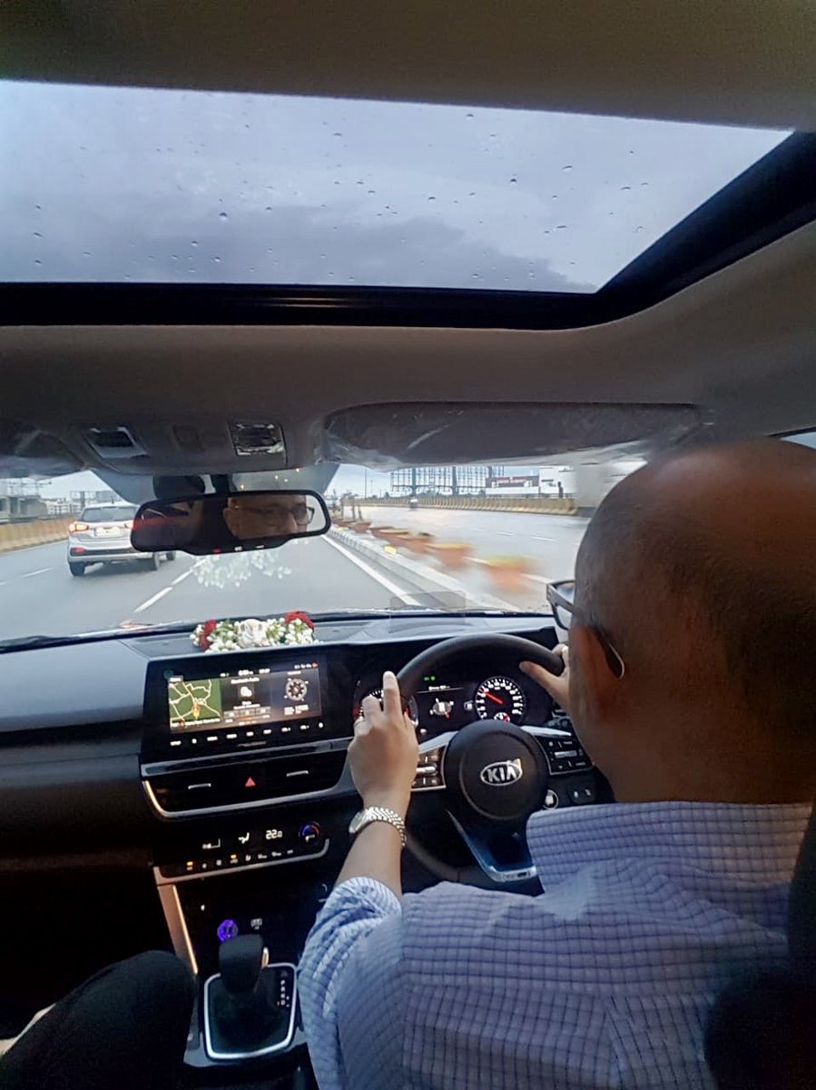 TRE_320's tweet photo. Can’t beat a new ride and a wet and windy drive 🤗 #Ihavecontrols https://t.co/hJBvUBlFJQ