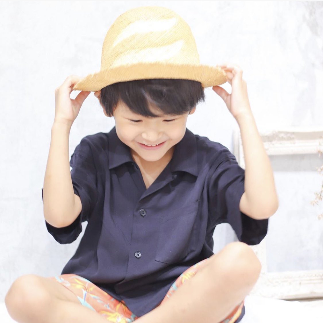 KENT_HAT's tweet photo. キッズサイズの『麦わらフランスパンハット』のオーダーをいただきました🥖✨

やっぱりお子さんが被るととっても可愛らしいですねぇ😊

お写真もお上手で本当にありがとうございます🙏

#hat #手作り #ハンドメイド #帽子 #ハット #フランスパン #フランスパンハット #夏 #麦わら帽子 #breadhat https://t.co/xdsbuZbC9B
