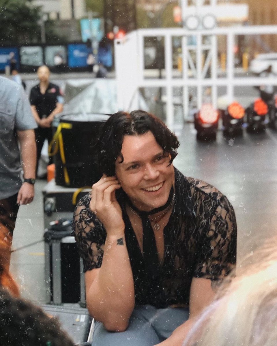 Punk_Irwie's tweet photo. happy birthday to one of my favorite people, ever. We’ve watched you grow, and change, and evolve into the man that you are now, and words can’t begin to describe how proud we are of you!!!! i hope you have an amazing day!!! #happybirthdayAshton https://t.co/cEdMZccnxF