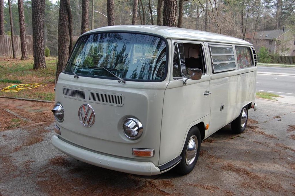 tiggsdominic's tweet photo. I need a ride in one of these Classic Volkswagen T2 (Combi), 1967-79 🤗🤗🤗
#OldisGold https://t.co/rs0bk6Y8su