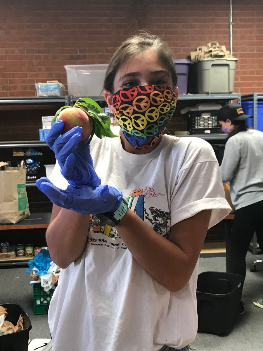 TABLENC's tweet photo. Since March 22, TABLE has delivered over 97,000 snacks and meals to kids in Orange County. We’re so grateful for all of our volunteers, donors and local businesses who helped make this happen! https://t.co/7ONXrkG8hr