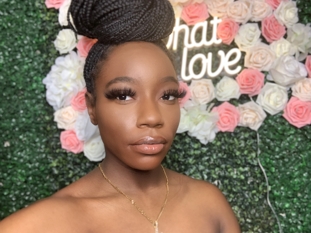 shopluxeco's tweet photo. Lifeโs good when your lashes are on point! Add our ARI lash to your routine today and become a #LuxeDoll https://t.co/invXjsjj4U