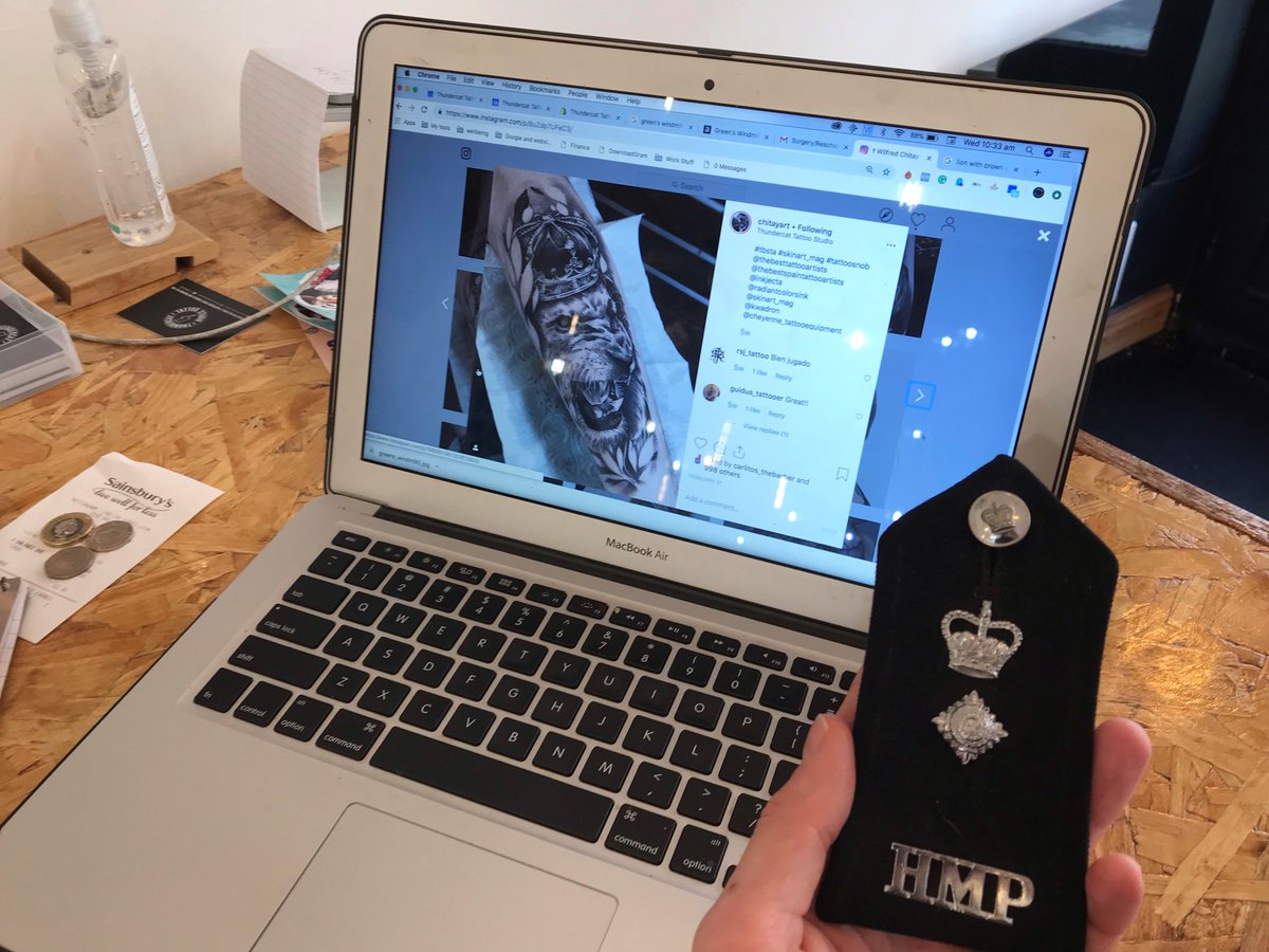 JusticeMuseum's tweet photo. We took this epaulette from our collection to ThunderCat Studio pre-lockdown to find out more about what crowns symbolise in the art of tattooing. Did you know? Crowns are amongst the most popular tattoo designs! Do you have any tattoos? What do yours mean to you? #ObjectWalks👣 https://t.co/TwhiGGzSvA