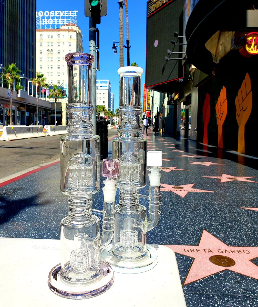 hollywoodglass1's tweet photo. 17" Double Chamber Glass Bong/Dab Rig w/ Tree perc + Wheel Perc... Available NOW in our online store.
https://t.co/VnbDf6lUbT
.
.
#Mmemberville #GlassBongs #CoolBongs #TallBongs #BongsForSale #TreePerc #WheelPerc #BigBongs #GirlsAndBongs #BlackOwnedBusiness #StonerBabes https://t.co/eN4T9dX98W