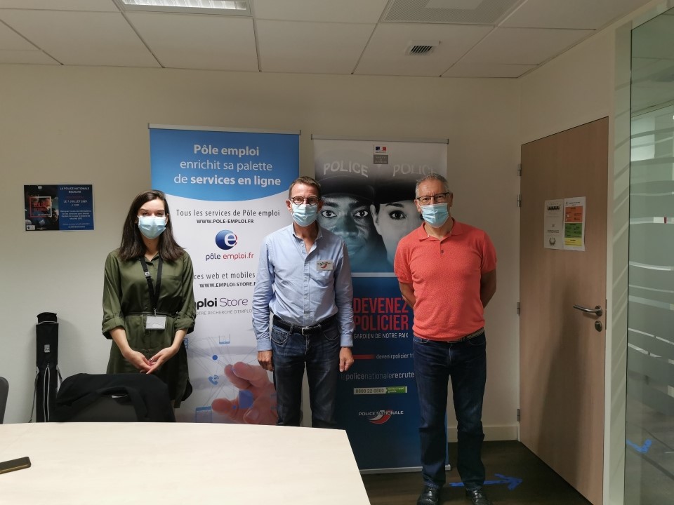 le_corvic's tweet photo. Première Web conférence ce matin à l'agence @pole_emploi de saint lô pour présenter les possibilités nombreuses proposées par la @police nationale avec une belle réussite d’offre de service à distance #insertion #OnEstLàPourVous #recrutement https://t.co/4OMYouoDWv