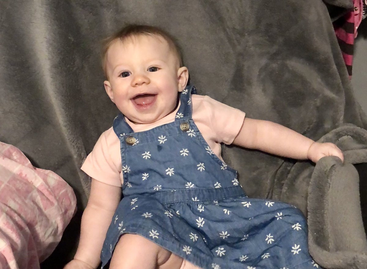 deaver_jess's tweet photo. #eeveemariebaby https://t.co/E0MpmJGozF