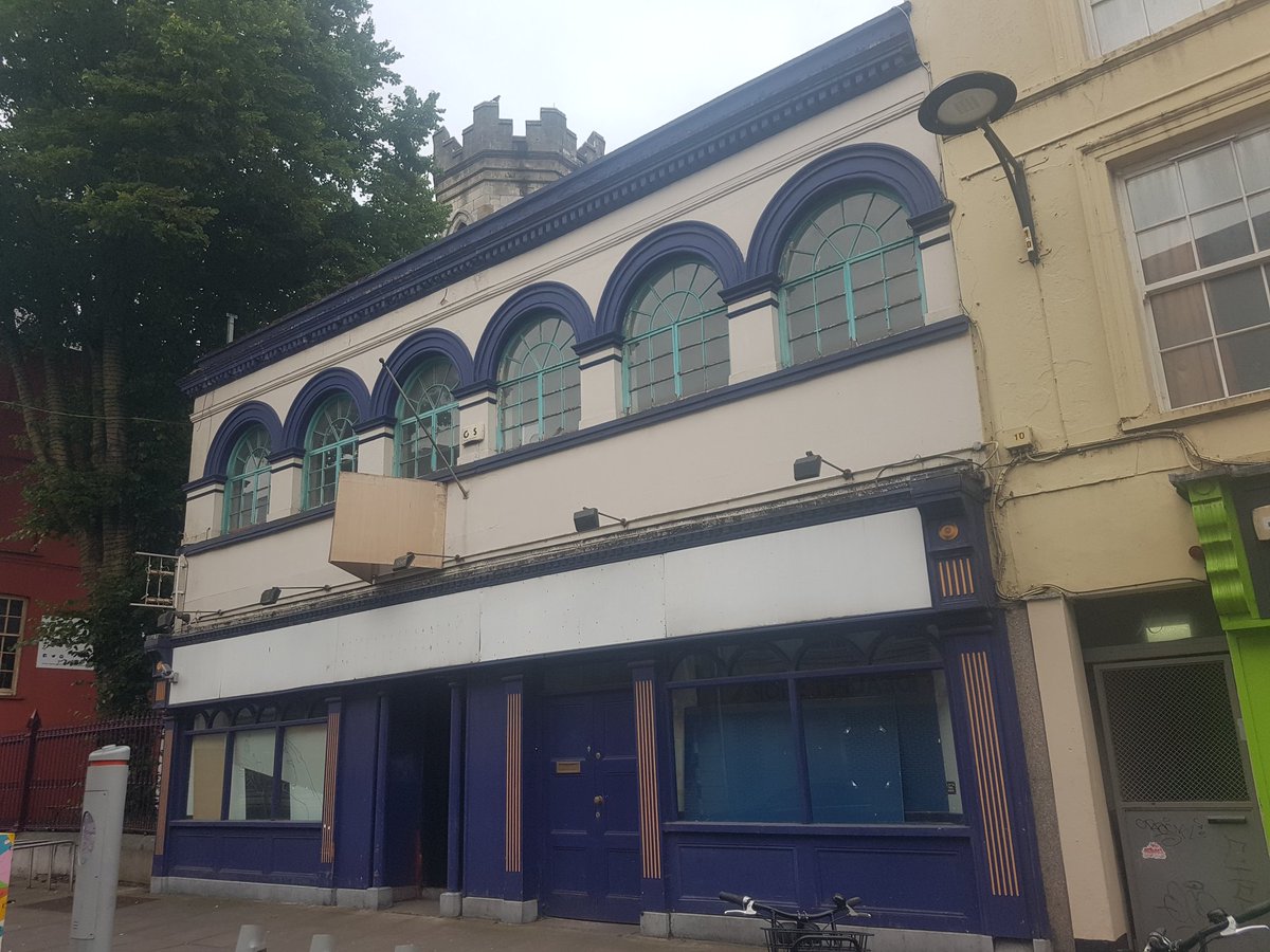 this is a simply stunning abandoned building in  #Cork city centre, we are so lucky to have such amazing stock,  #socialcrime they are empty, unloved, this could be great workspace, art studios, someone's home, ideal for  #meanwhileuse  #homeless  @corkcitycouncil  #heritage  #Ireland