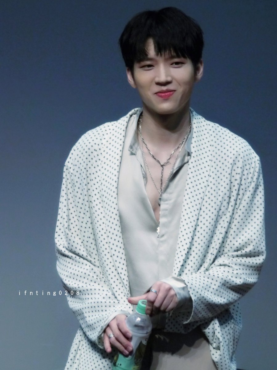 ifnting0208's tweet photo. 물? 그리고 나?💦
@wowwh
#INFINITE #인피니트
#woohyun #우현 #ウヒョン 
#식목일 #植木日 #식목일2 #植木日2 #kflow2 https://t.co/5vXZYBO7sZ