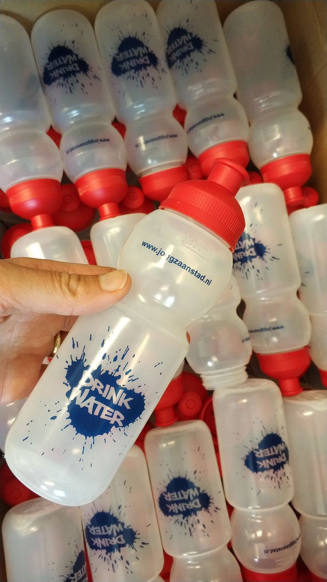 De Zaanse Zomerschool is begonnen en staat in de krant <a href="/nhdagblad/">Noordhollands Dagblad</a> Fantastisch dat er dit jaar 500 kinderen 3 weken mee mogen doen! Leren, plezier maken en tussendoor veel bewegen en water drinken.