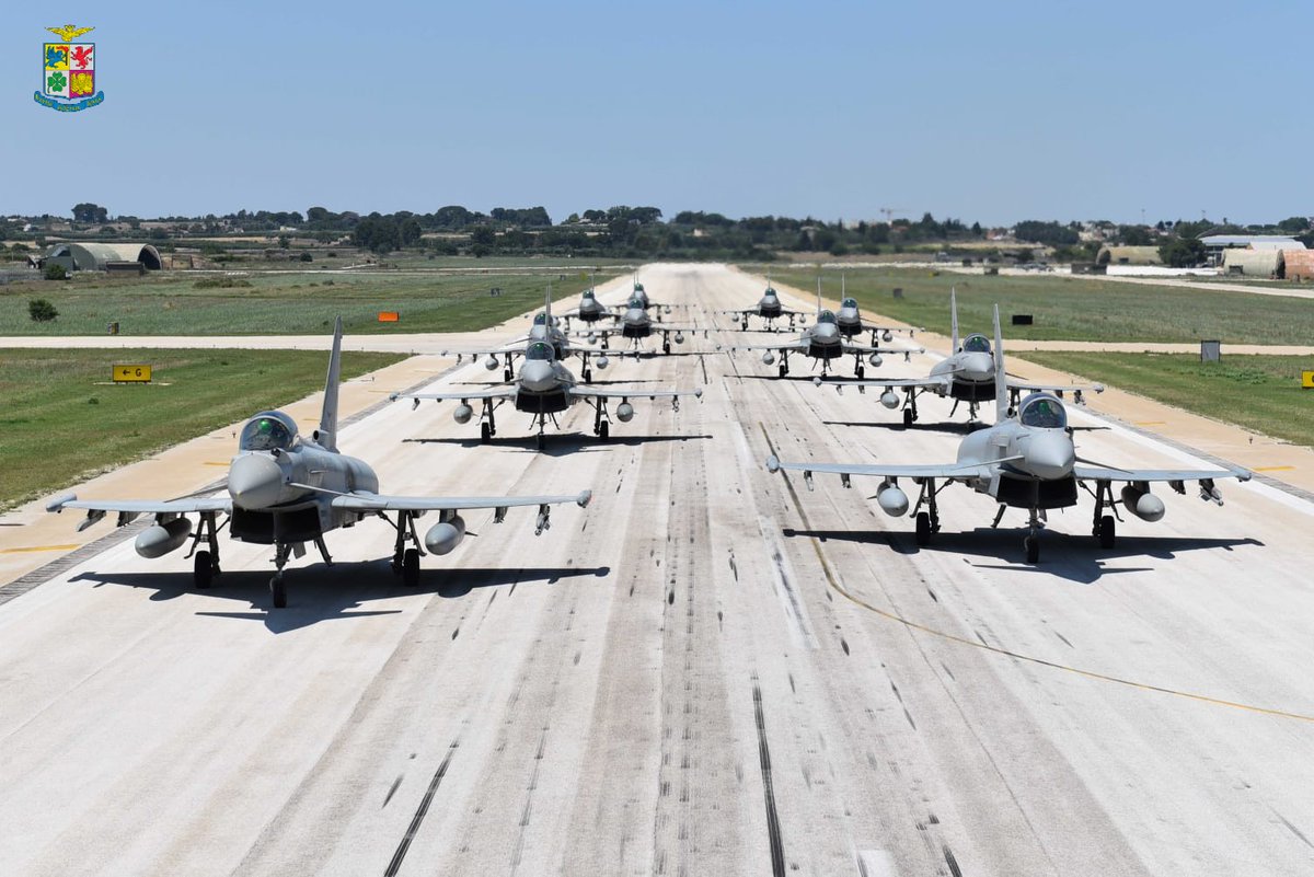 scramble_nl's tweet photo. Yes! The Aeronautica Militare (Italian Air Force) had their first ever “Elephant Walk”! Read more at https://t.co/d769bU0D5m
#avgeek #militaryaviation #AeronauticaMilitare #AMI #F2000A #Eurofighter #ElephantWalk #36Stormo https://t.co/tvYKuZmhb7