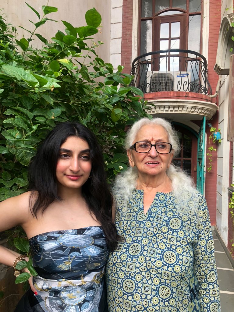 siya bhasin tweet media