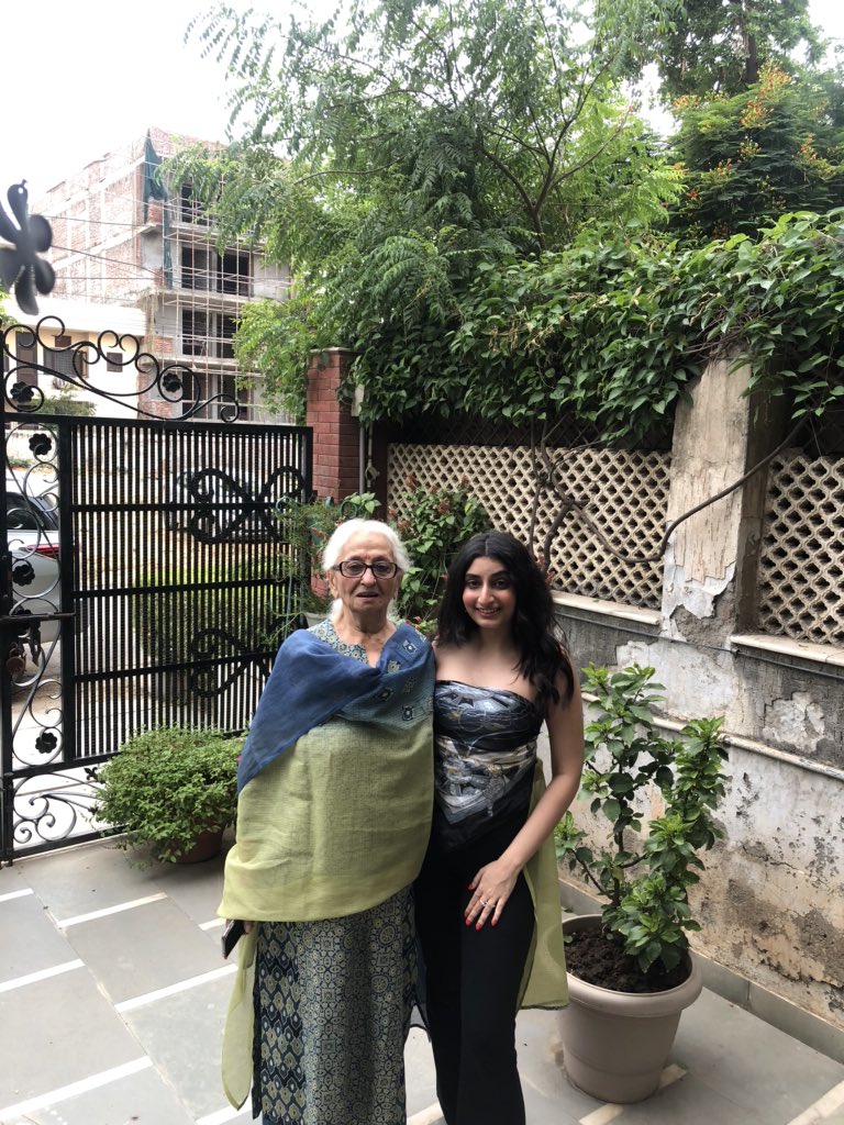 siya bhasin tweet media