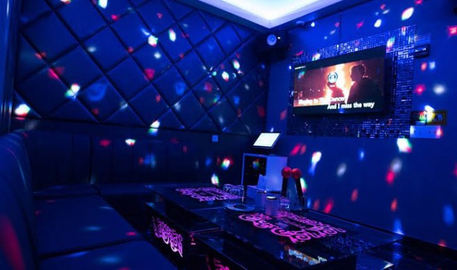 Пурпур караоке тула. Караоке комнаты в корее. Караоке комната тула. Караоке комната тула. Караоке комната тула.