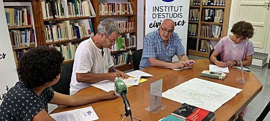 L'IEE concedeix dues beques per a l'estudi de la toponímia costanera a les investigadores Neus Marí i Irene Tetteh.
#toponímia #investigació #Eivissa
📰 <a href="/Diario_de_ibiza/">Diario de Ibiza</a> 
diariodeibiza.es/cultura/2020/0…