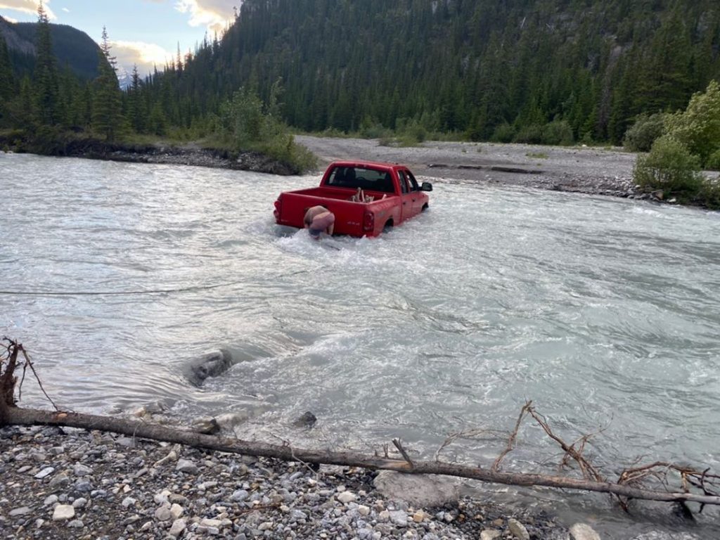 TRE_1730's tweet photo. (Off-road Rescue Recovery Eh?! In Canada with kratos.jku) has been published on Tactical Recovery Equipment - Off Road Recovery and Towing Products Products - https://t.co/9nkAUe91nV https://t.co/bB53QyyMrL