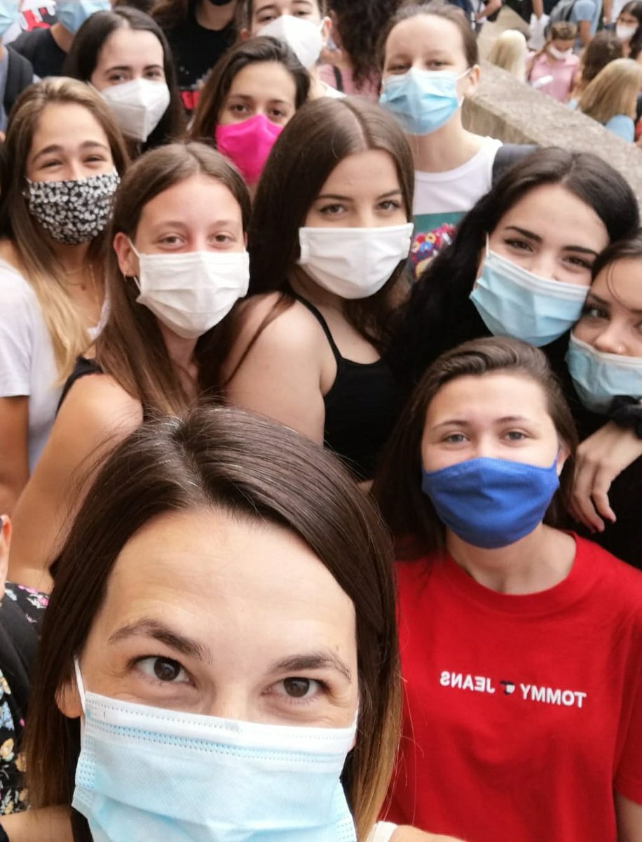 virolai_molins's tweet photo. Després d'un darrer trimestre amb classes telemàtiques, avui comencen les #pau2020 . Molts
àmins a tothom!!! Som-hi!!! #selectivitat2020 #provespau
#2batx https://t.co/x6TsTJKaAd