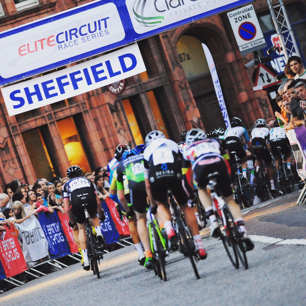 VeloUK's tweet photo. #2013 #SheffieldGP #goodmemes #memories #bikeracing #cobbles 1 would have been held on July 8 😒 https://t.co/dvzvQRfh9A