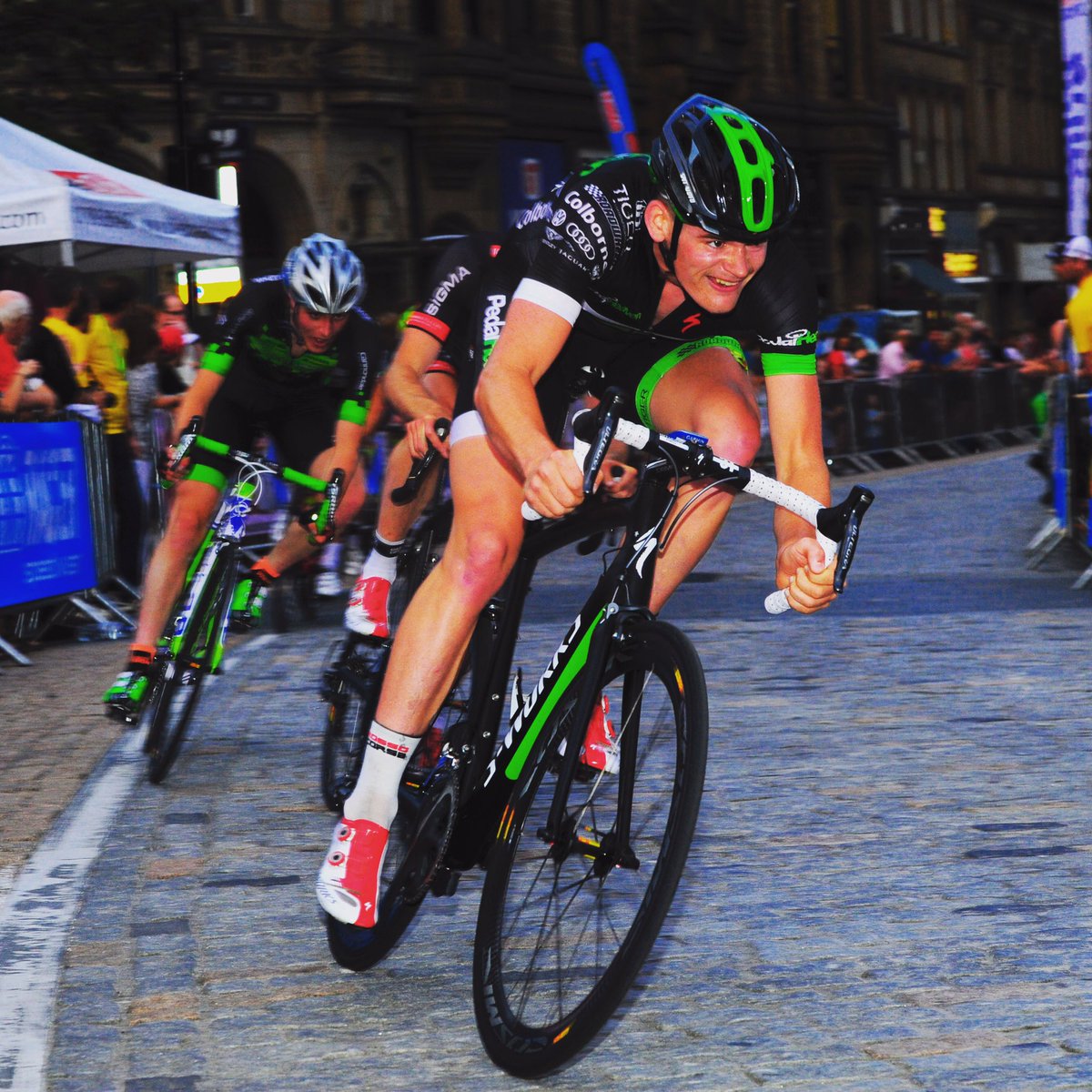 VeloUK's tweet photo. #2013 #SheffieldGP #goodmemes #memories #bikeracing #cobbles 1 would have been held on July 8 😒 https://t.co/dvzvQRfh9A