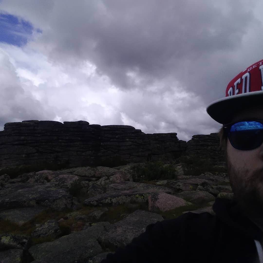 iTzDeathAdder's tweet photo. #Saariselkä #kuukkeli #ravintola #burgers #Vuotso #sompio #pyhänattanen #seitakiviä https://t.co/2NXIXdTg9J