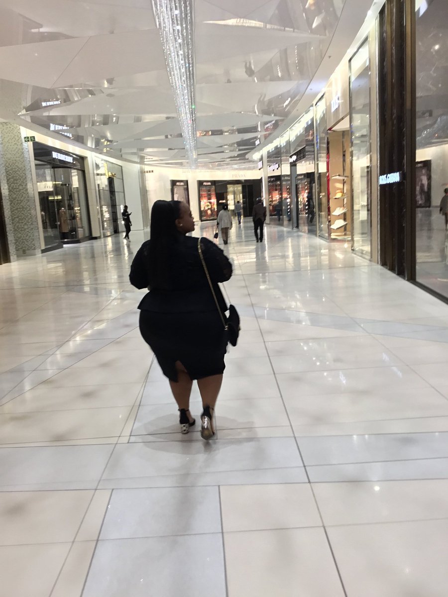 Naledi007's tweet photo. Nayi le Walk @TheDiamondWalk Sandton City https://t.co/0CH8YA9lJP