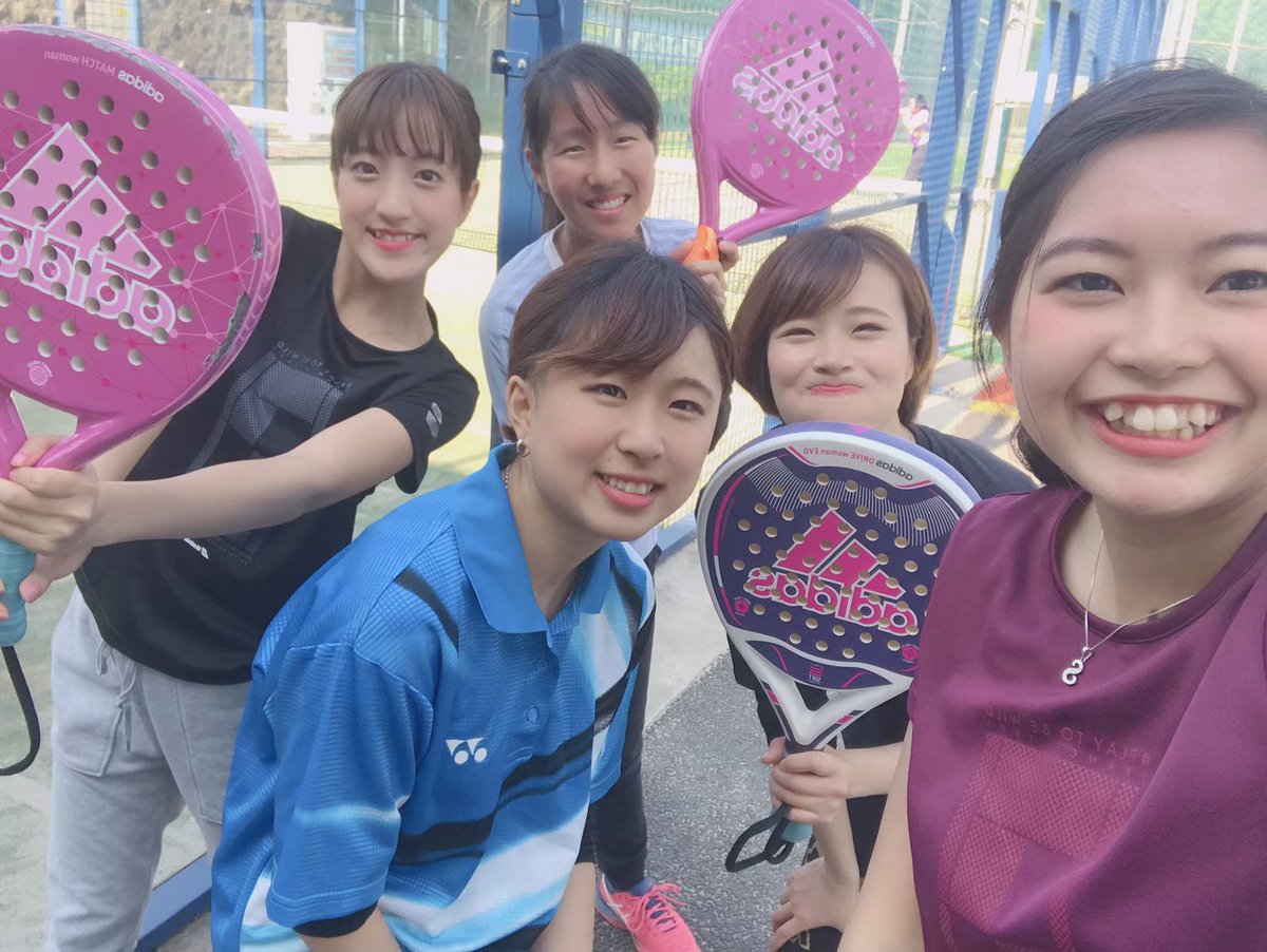 buzz_since_2009's tweet photo. イベント紹介🥰 パデル🎾
3月にはOB,OGの先輩方が企画してくださるイベントとしてパデルを行います🥺♡
初めての人が多いはずなのにかなりみんな上手です🥰テニスと似てるからかなぁ…🤔
みなさんもBuzzに入って大学の思い出を作りましょう🤗
#日体大 #テニスサークル #メンバー募集 #新入生募集 https://t.co/QILdGTwuUN