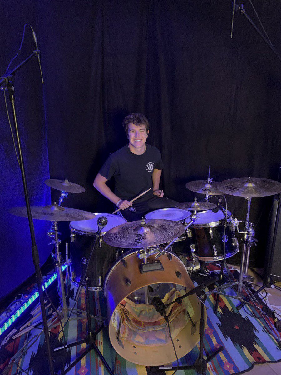 W5_official's tweet photo. Drum set recordings finished!!
Loading... 10% 🥁🔥 https://t.co/jHbrCXvwcv