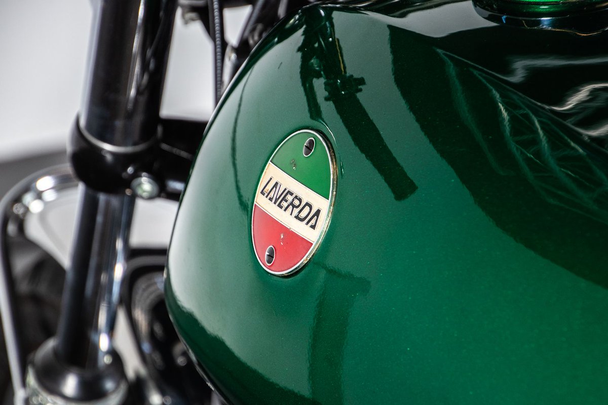 Made with precision by Massimo Laverda e Luciano Zen, the 2-cylinder of the #Laverda 750 SF is always a nice view.
#OnSale on #ruotedasogno
➡️ bit.ly/2VQJVQY