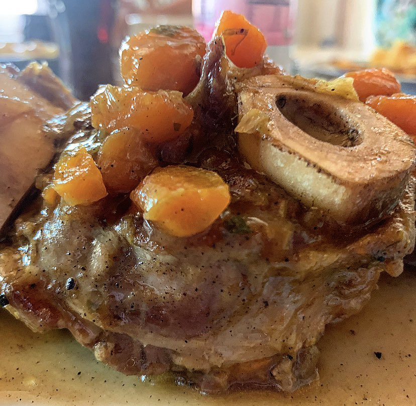 sguetg's tweet photo. It‘s Osso Buco time📍👨🍳🙏🏻🤙🏻 ready after 2h #Cooking #Food #FineCooking ✊🏻 https://t.co/xUoSO6ait4