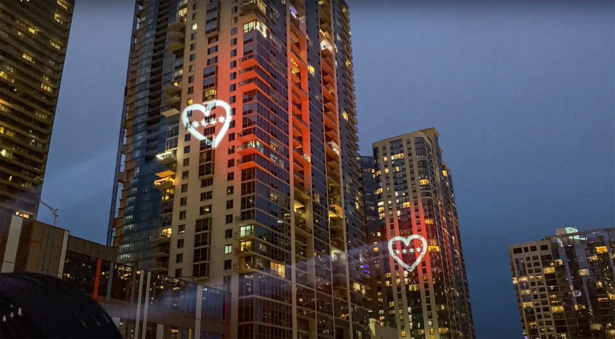 TheRobeWay's tweet photo. Enjoy the full story behind the #CreativeLiveControl #lightingdesign for #ChicagoUniteAtNight using @Robelighting #MegaPointe & #Spiider from @JRLXINC to pay tribute to those fighting against the COVID-19 pandemic & lift the spirits of those in lockdown.
https://t.co/oyKT7xwP9o https://t.co/VNJo3TPfWJ
