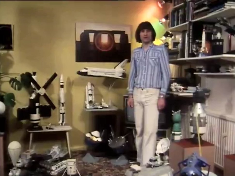 TNThorne1970's tweet photo. Happy Birthday to Matt Irvine who is 72 today.

Mat Irvine was a Technical Consultant and Visual Effects Designer who worked on Television, primarily for the BBC, from the 1970s to the 1990s, including on a number of episodes (26) of Doctor Who. 1/3 https://t.co/7tHZ0N6SMS