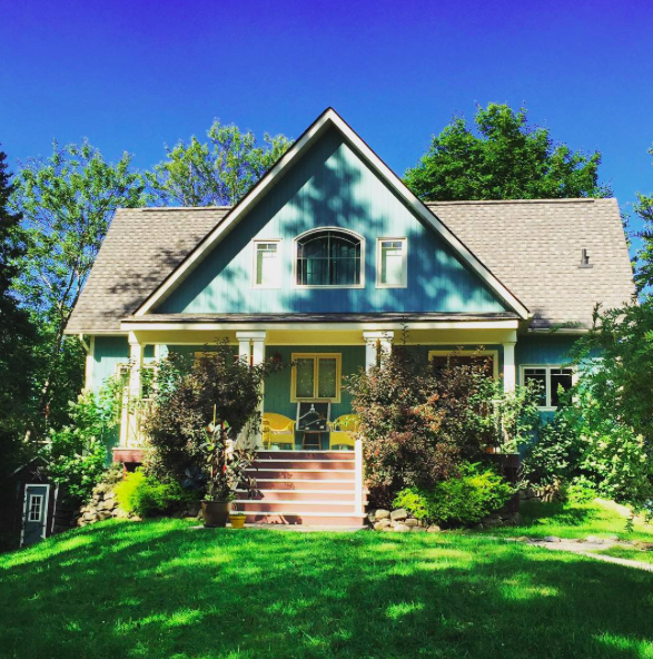 SassyModernMom's tweet photo. Are you headed to a cottage this summer? Here are 9 tips for first time cottage renters.
https://t.co/Z1W3o5nEwZ
#cottagetrips #cottagetips #familytravel https://t.co/6CxxgdGBfM
