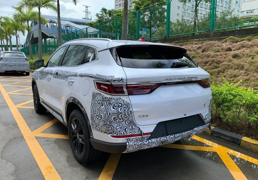ChineseCarInte1's tweet photo. BYD SONG Plus in BYD Shenzhen factory, coming very soon! Both gasoline and battery electric version will be available.
#BYD #bydauto #BYDSONG #BYDTANG #SONGPLUS #BYDDESIGN #dragon #dragonface #newcar #auto #car #cars #automotive #automobile #worldcar #suv #BEV #NEV #PHEV https://t.co/lQYGWRG4Eb