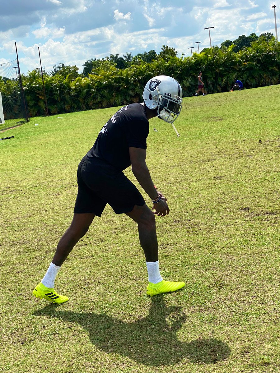 Getting ready for a workout with the <a href="/Raiders/">Las Vegas Raiders</a> 🏈