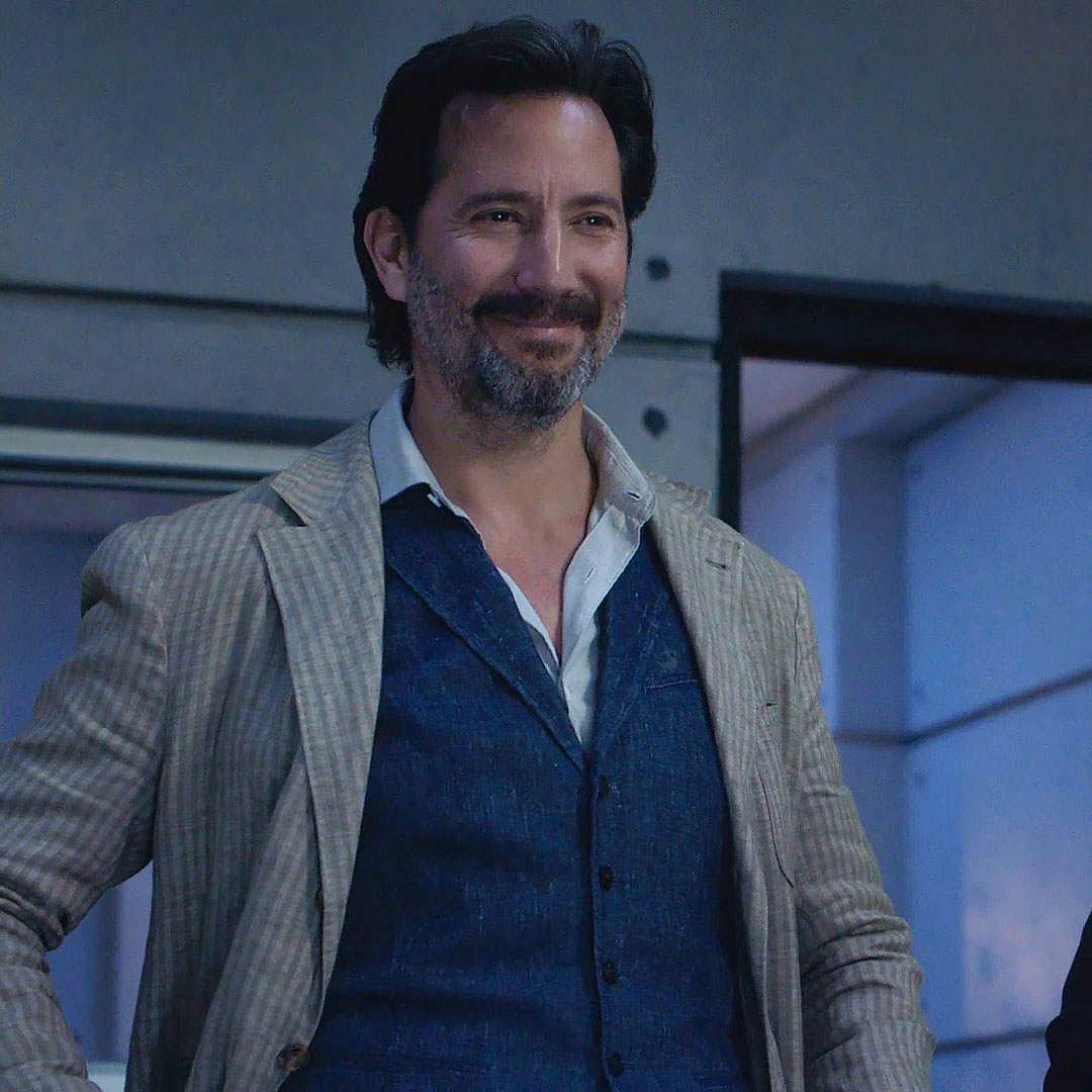 cusickgallery's tweet photo. Celebrating #TaylorTuesday with our striking, darling, fashionable #RussTaylor #MacGyver #HenryIanCusick #wow #hotguy #hewearsitwell #giveusakiss https://t.co/jNaR9wmEV6