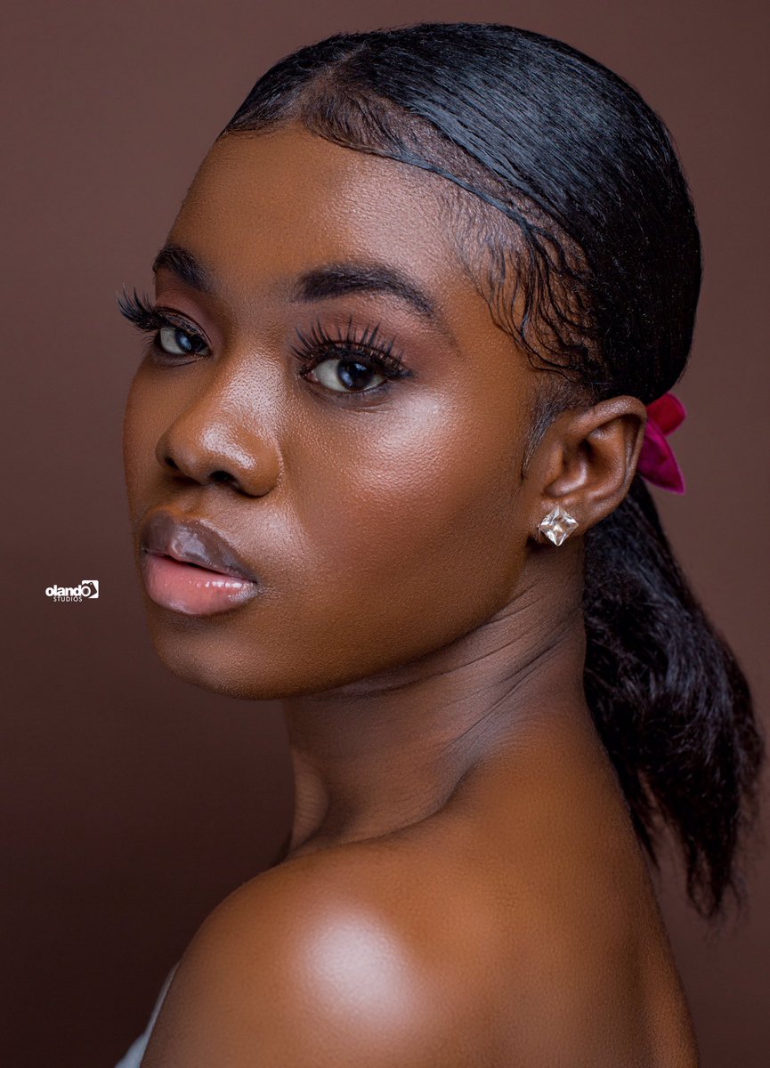 A beautiful distraction 

Shot by <a href="/olando_shots/">Olando the Photographer</a>