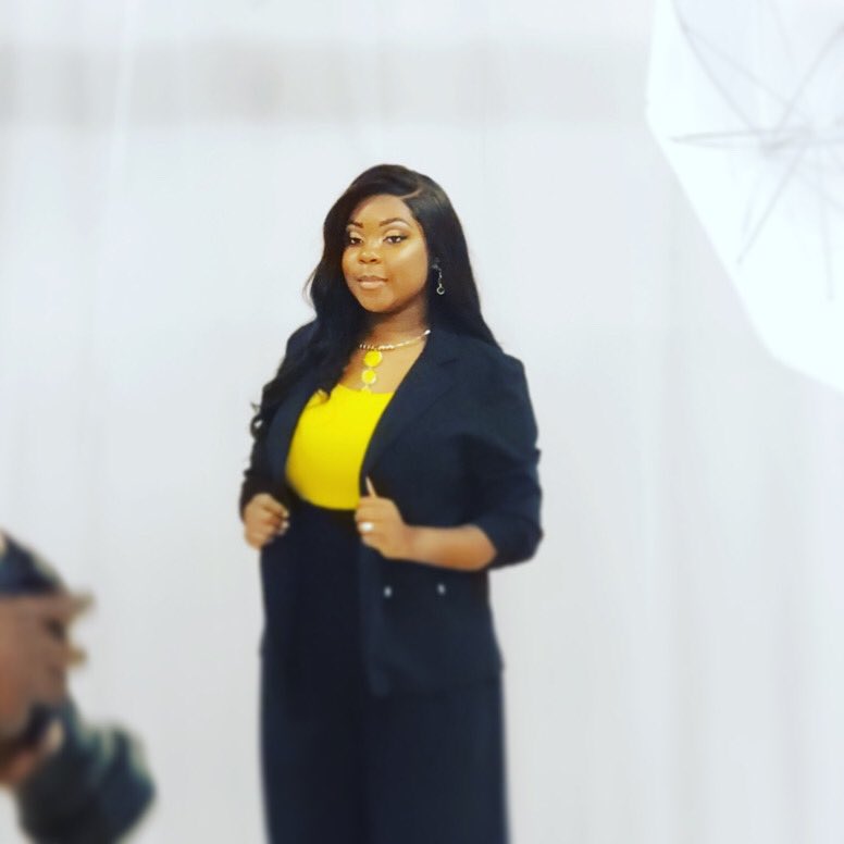 TeNeshaHawkin11's tweet photo. Just another behind the scene #SingerTeNeshaHawkins #praiseandworshipleader #femalevocalist #newmusic #turningpointamg #followmeonfanpage #followmeoninstagram #followmeontwitter #likemeonFacebook
#resuscitate #indieartist #theorchard #sony #godisgood https://t.co/wrlcKsOxEV