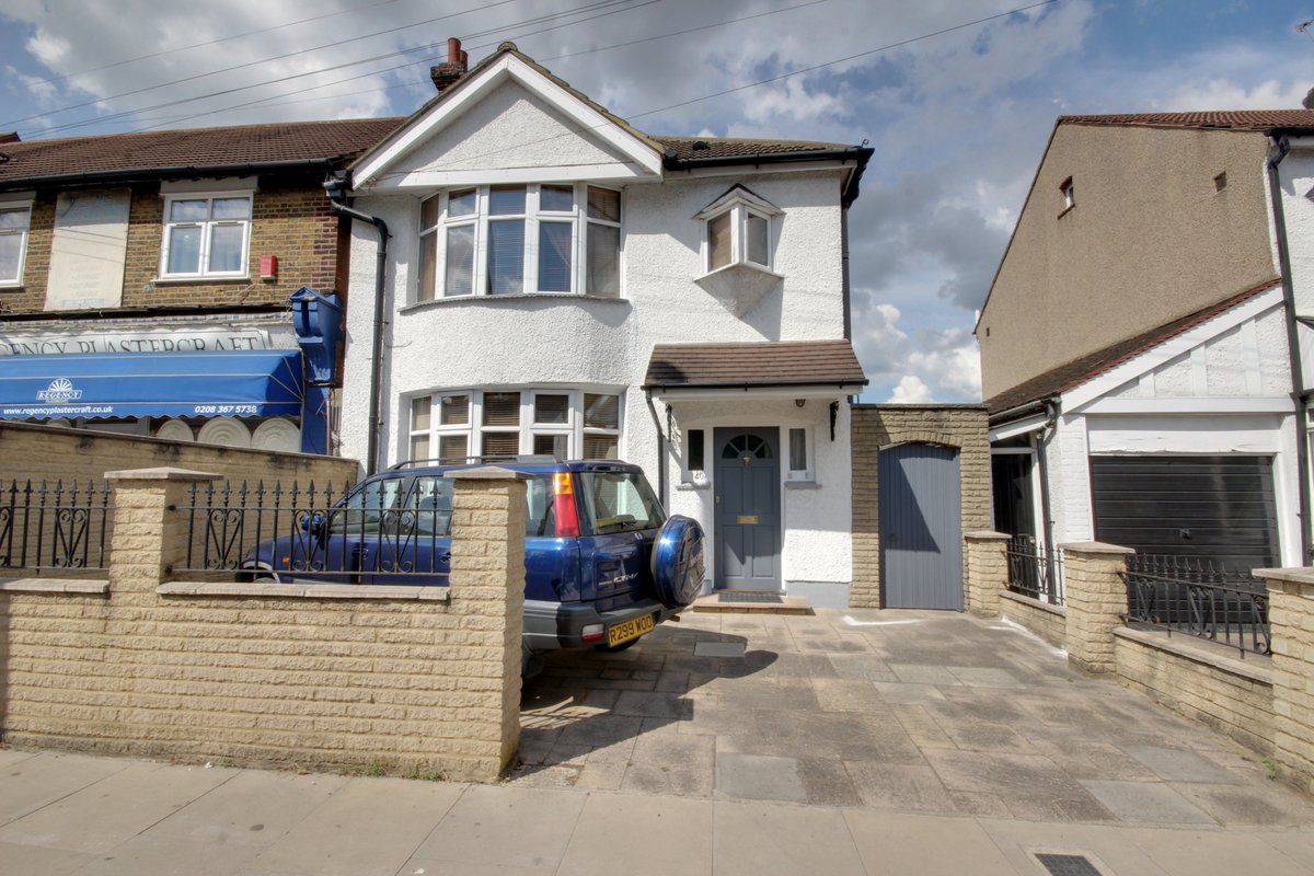 Mortemoremackay's tweet photo. FOR SALE TO FIND OUT MORE ABOUT THIS WONDERFUL PROPERTY CLICK ON THE LINK BELOW!
https://t.co/MCMO4Ujtxe
#property #love #garden #Likee #design #House #inspiration #Inlove #Estate2020 #EstateAgents #London #decorate #inspired #WednesdayVibes #WednesdayMotivation #HurryUp https://t.co/pKnc4QU6j1