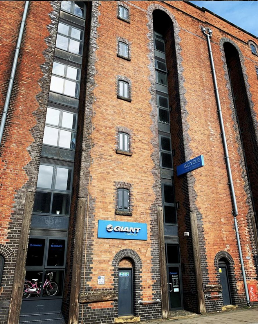 Calling all Liverpool cyclists 🚴‍♀️ If you're looking for a new bike, helmet, cycling gear, bike repair service, or anything else bike related, be sure to check out @GiantLiverpool on our ground floor. #giantliverpool #liverpoolcyclists #liverpoolbikes #cycling #liverpoolcycling