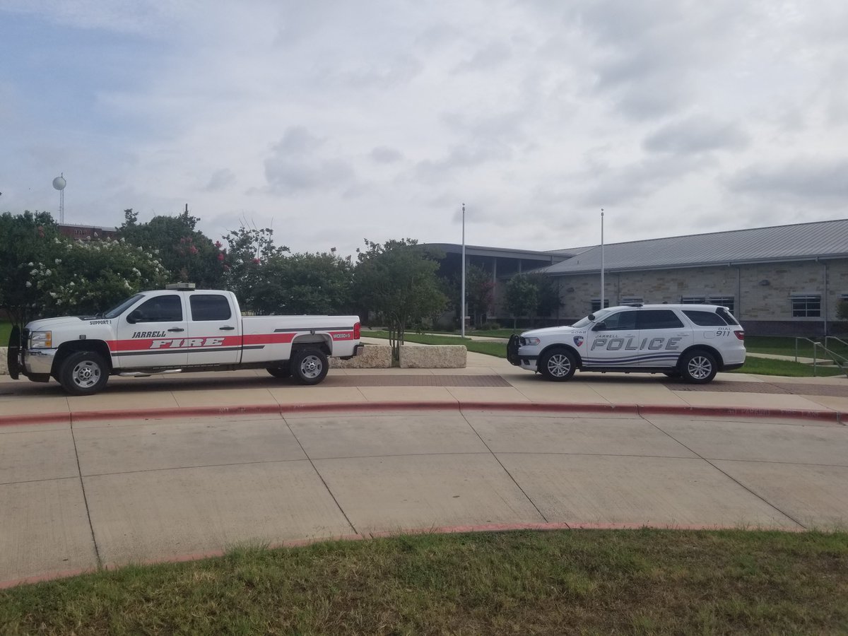 JarrellTxPD's tweet photo. UPDATE: Covid-19 testing at Jarrell Middle School has changed per the office of TDEM. The new testing center times are 8:00 am to 4:00 pm today (July 7th) and 8:00 to 4:00 pm tomorrow (July 8th). https://t.co/GLmq87rsLQ