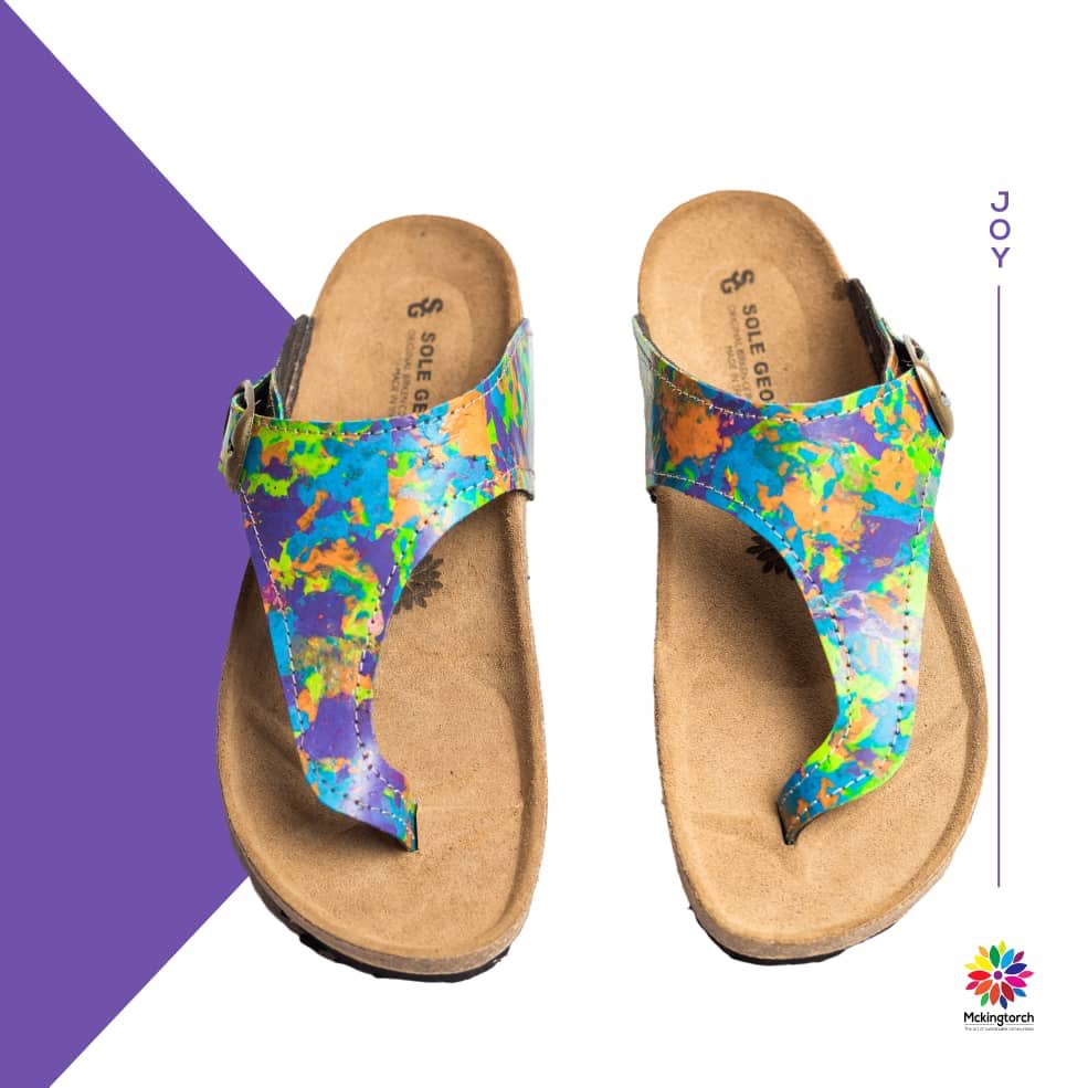 DatEweGal_'s tweet photo. Step out in style!
Put some JOY on your feet because you’ve got the FREEDOM to with.
All the same @MckingtorchAfri’s got a Heritage pair to grace your feet and a Duafe to adorn them too💃🏿
#MckingTorchFootwear 💃🏿
#MckingTorch https://t.co/0MMPp0NcOq